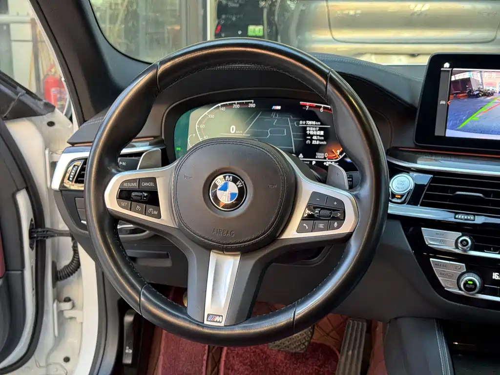 BMW 5 Series 2022 — фото 14