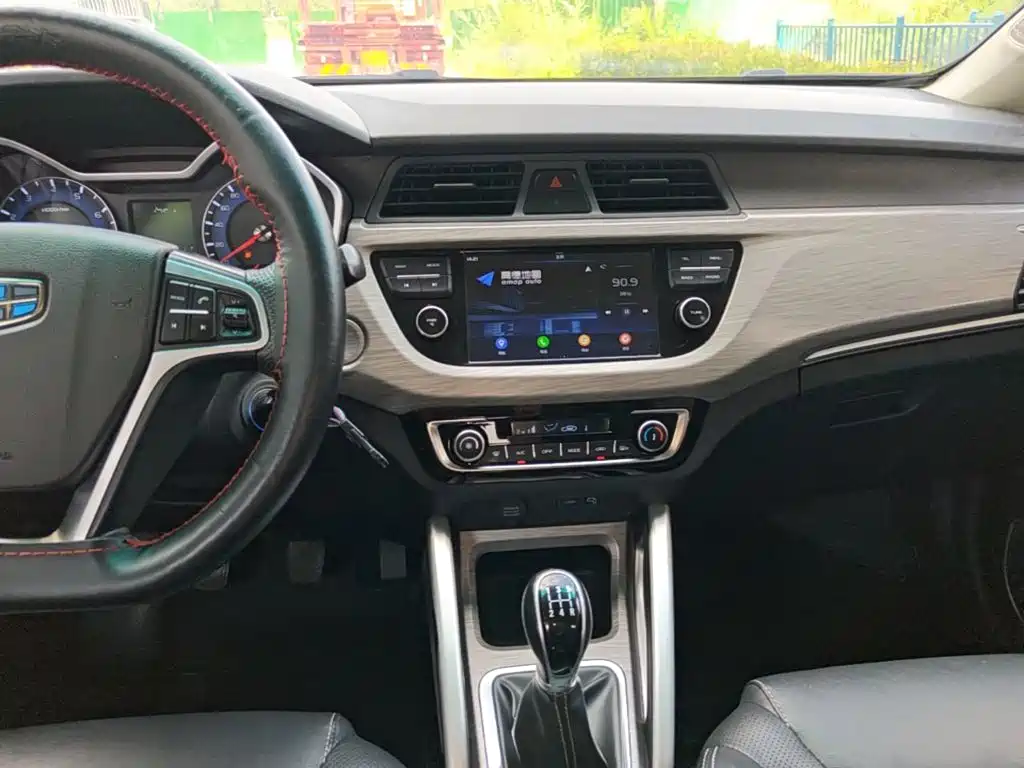 Geely Vision X3 2018 — фото 13