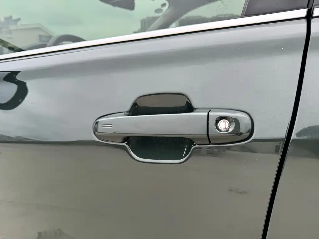 Subaru Forester 2022 — фото 8