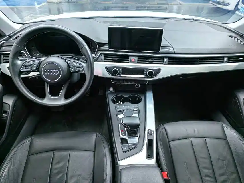 Audi A4L 2018