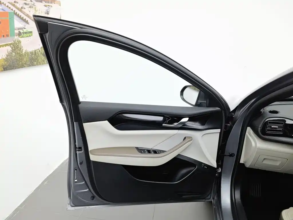 BYD Qin PLUS 2023 — фото 8