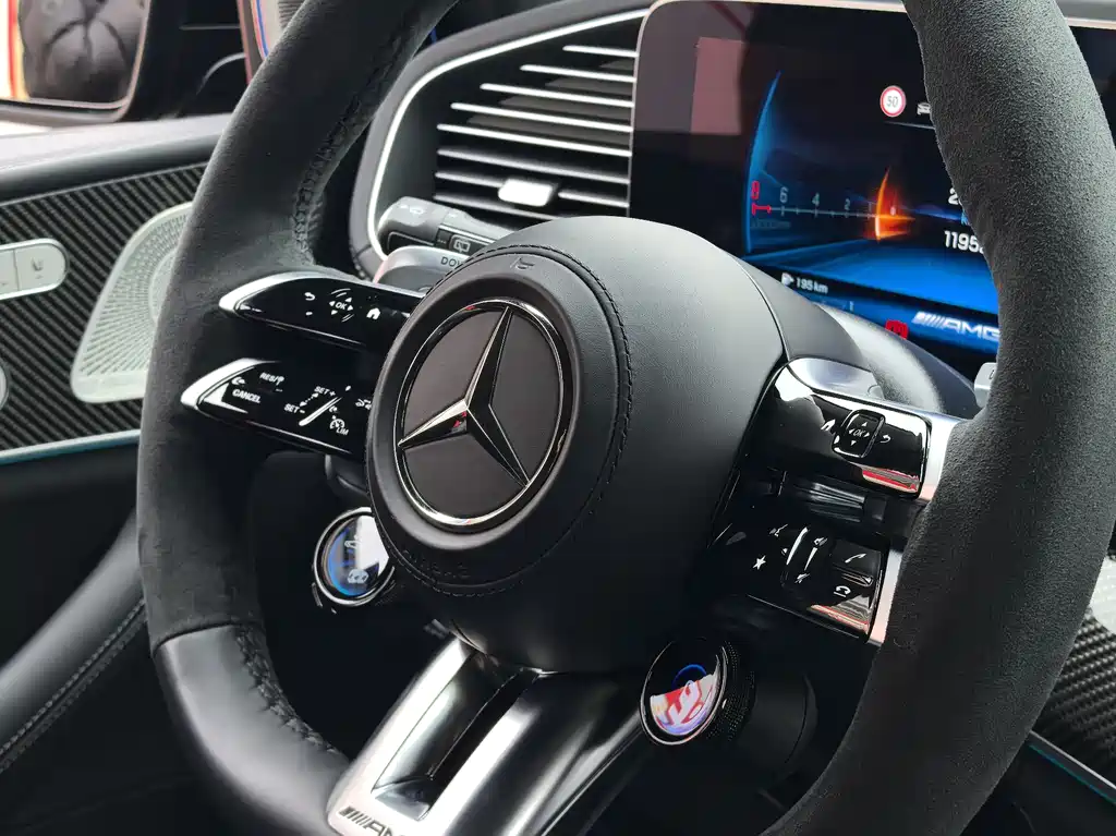 Mercedes-Benz GLS AMG 2025 — фото 14