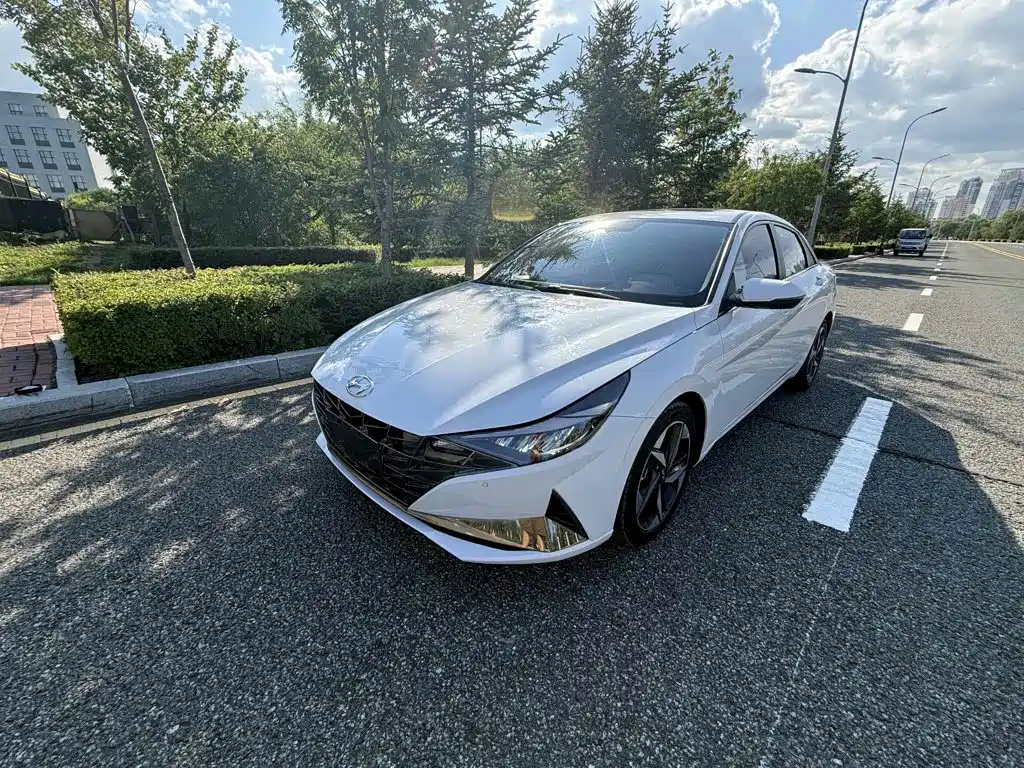 Hyundai Elantra 2023