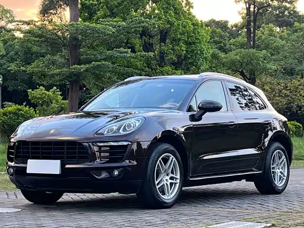 Porsche Macan 2016