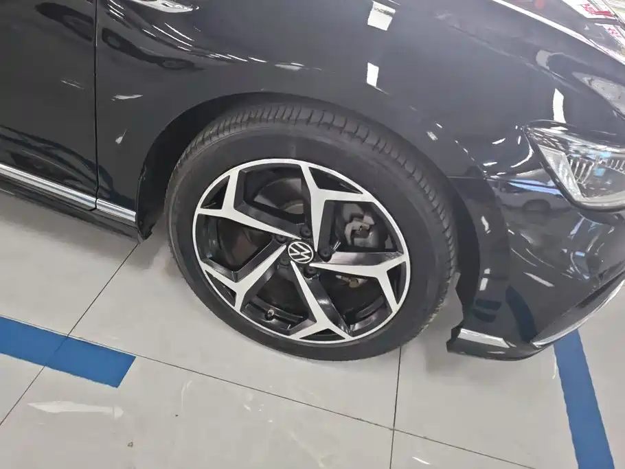 Volkswagen Magotan 2024