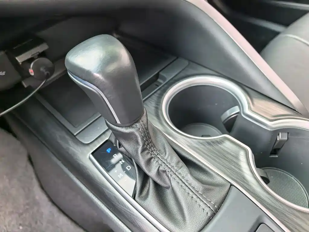 Toyota Camry 2023 — фото 16