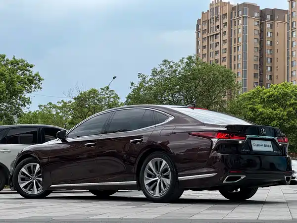 Lexus LS 2019