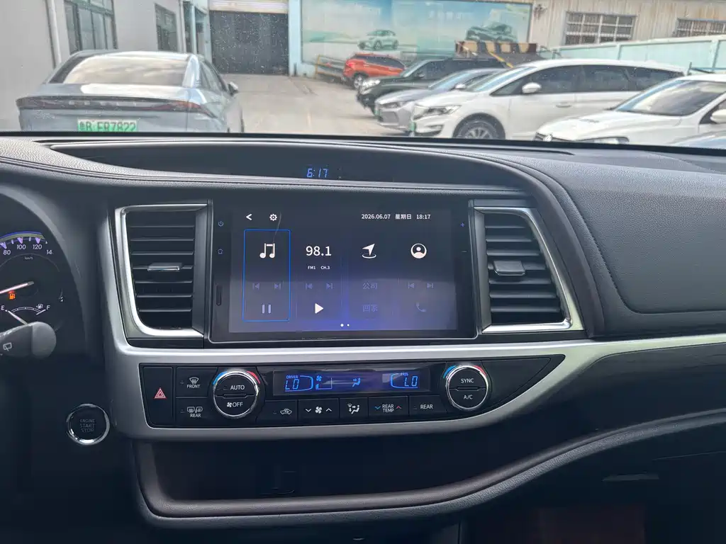 Toyota Highlander 2018 — фото 14