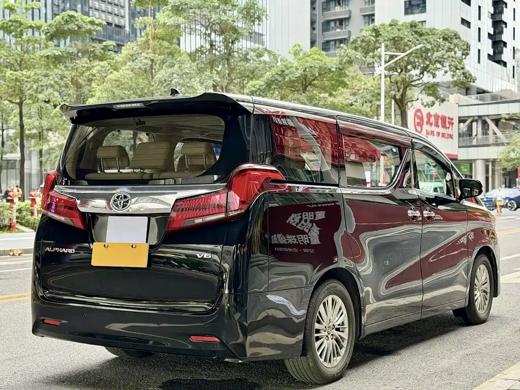 Toyota Alphard 2019 — фото 13