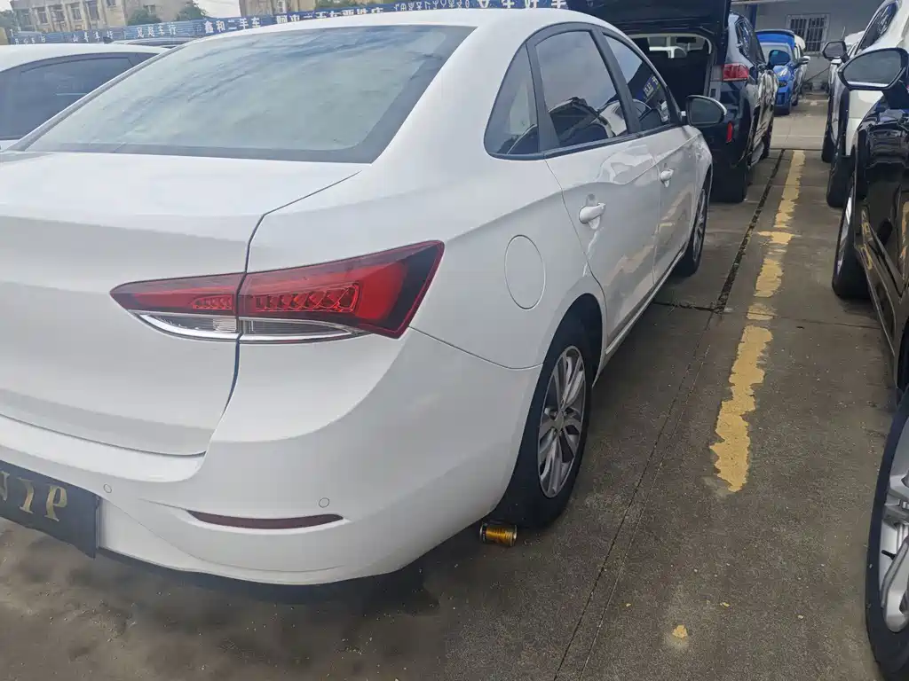 Buick Excelle 2023 — фото 14