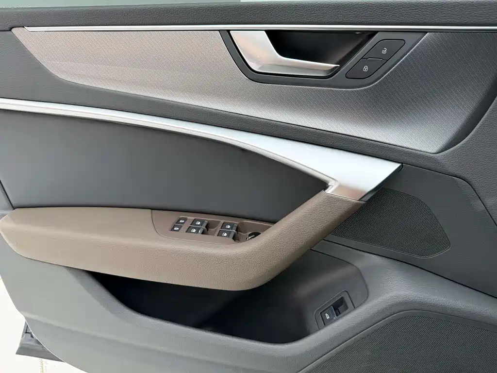 Audi A7L 2023 — фото 21