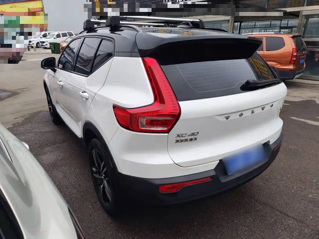 Volvo XC40 2020 — фото 23