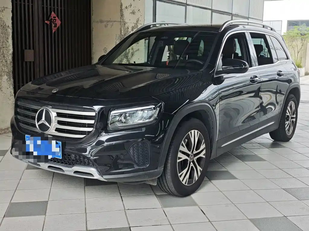 Mercedes-Benz GLB 2025 — фото 1