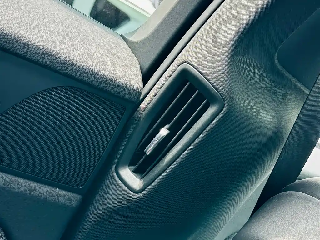 Volvo XC60 PHEV 2021 — фото 19