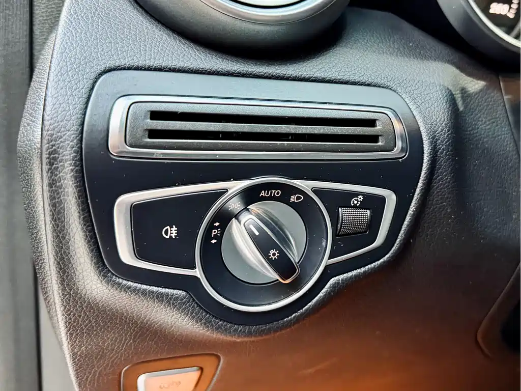 Mercedes-Benz GLC 2017 — фото 13