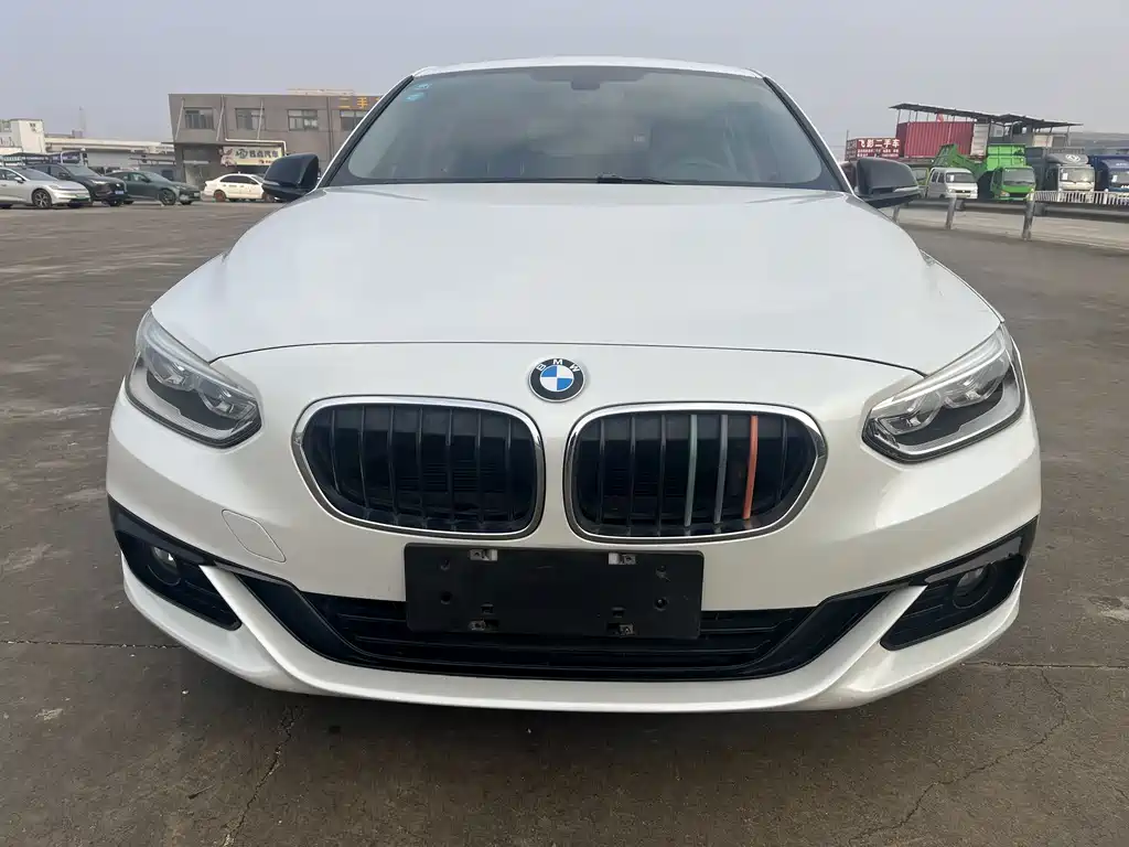 BMW 1 Series 2018 — фото 20