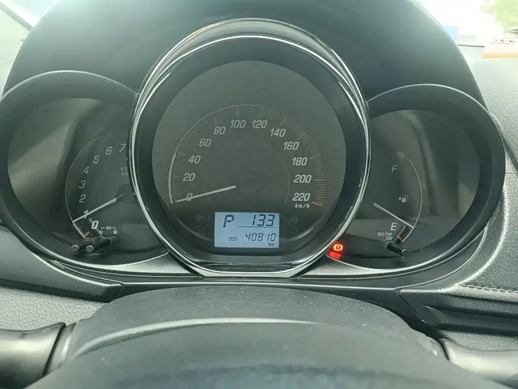 Toyota Yaris L 2020 — фото 12