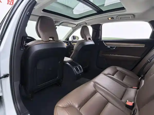 Volvo S90 2019