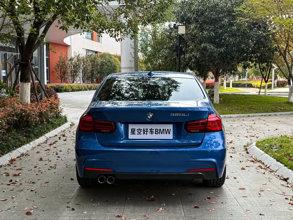 BMW 3 Series 2019 — фото 17