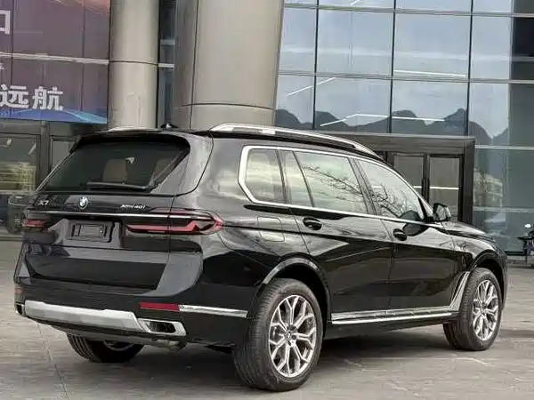 BMW X7 2025