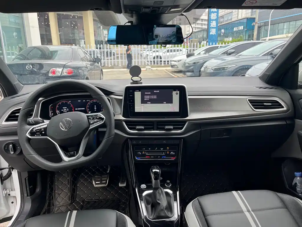 Volkswagen T-Roc 2024