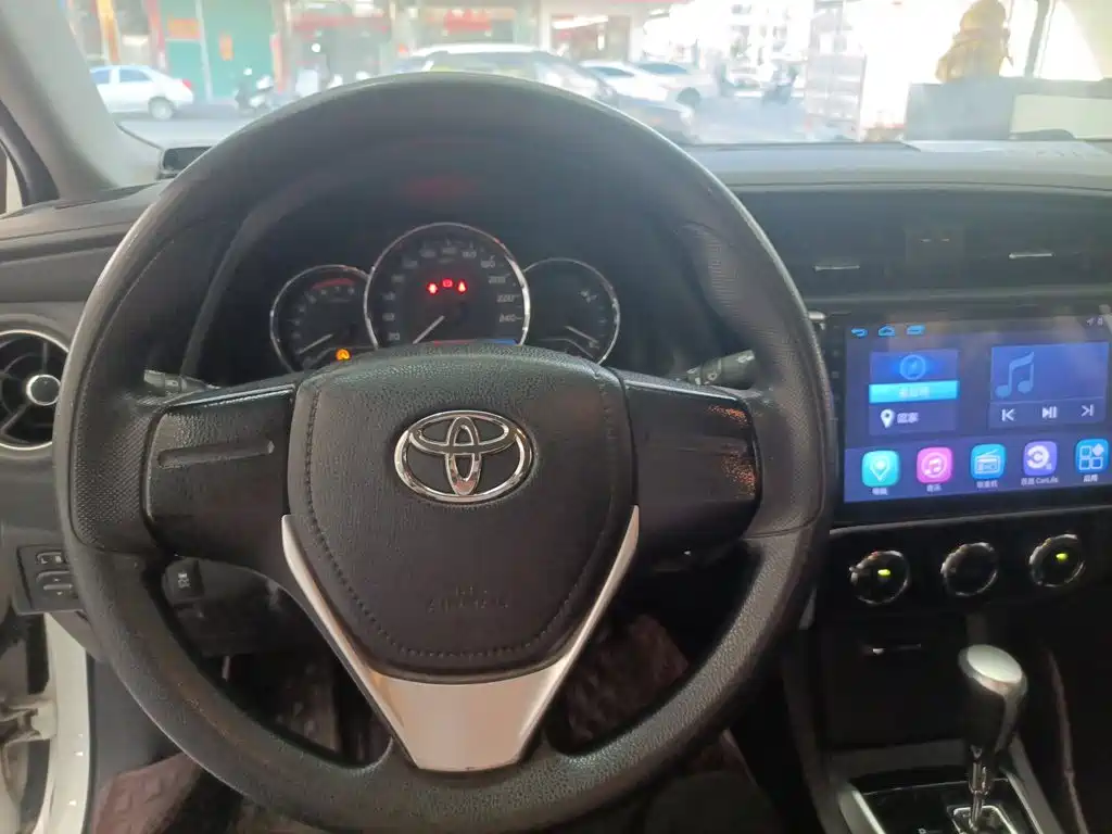 Toyota Corolla 2017 — фото 8