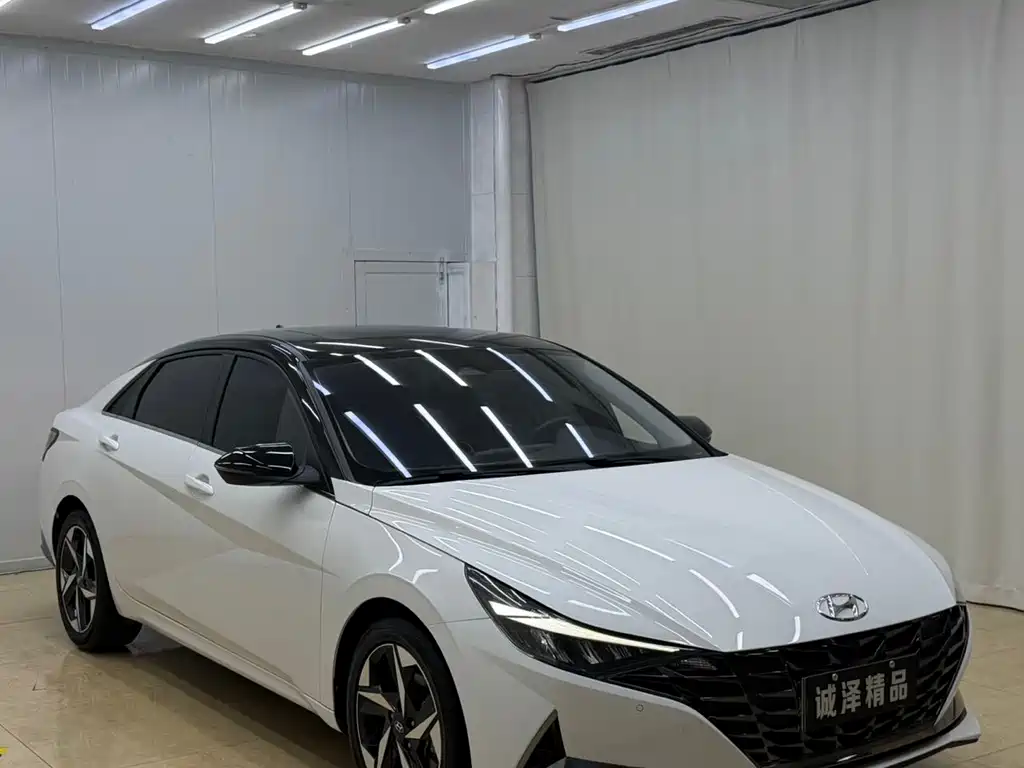 Hyundai Elantra 2023