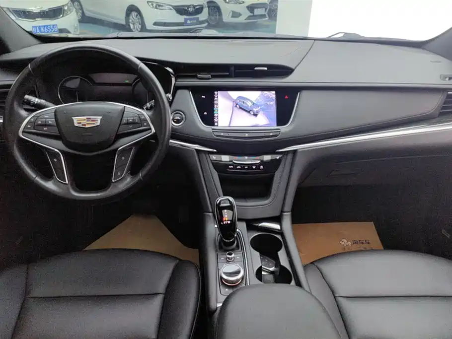 Cadillac XT5 2020 — фото 11