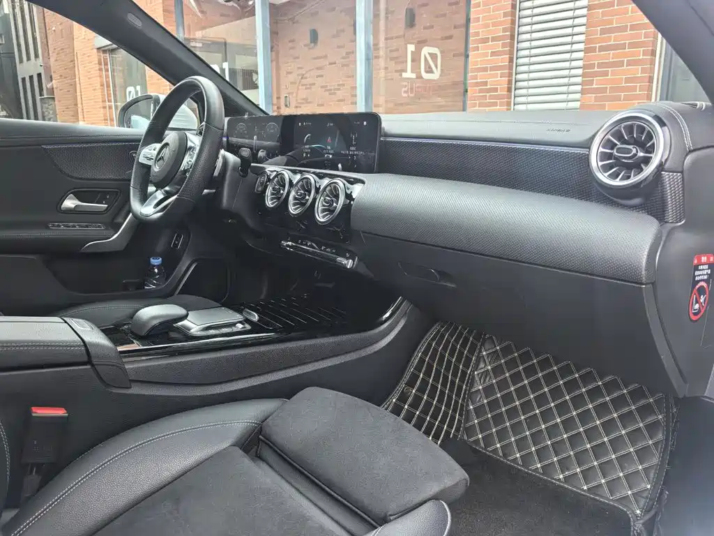 Mercedes-Benz A-Class 2021 — фото 20