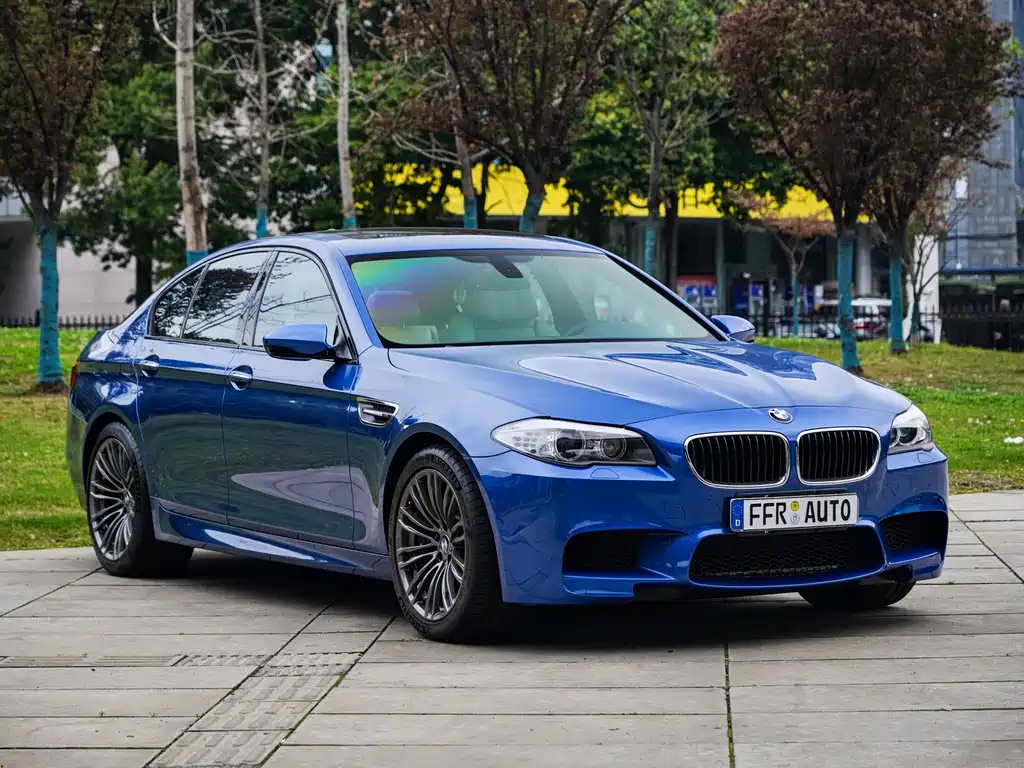 BMW M5 2012 — фото 3
