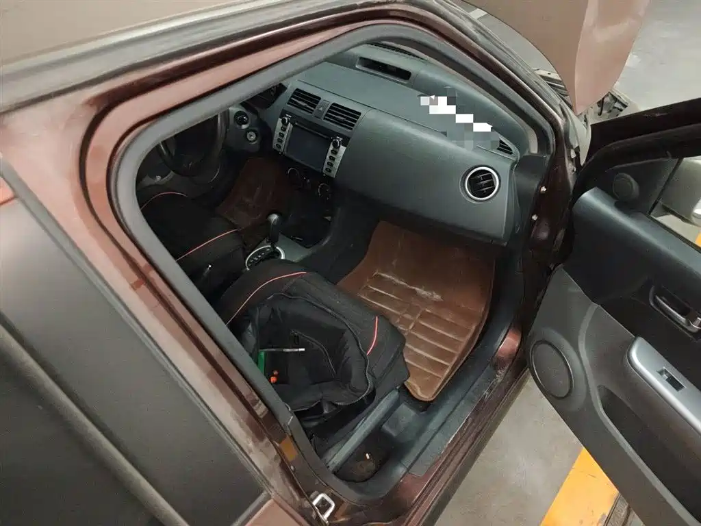 Suzuki Swift 2015 — фото 21