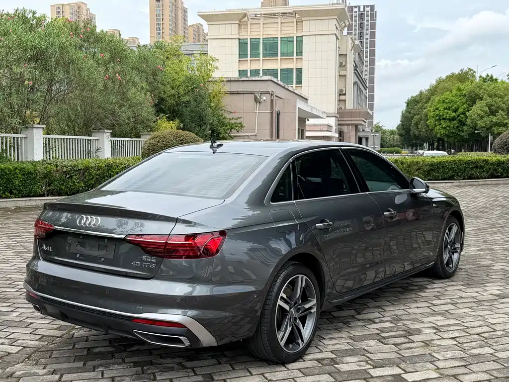Audi A4L 2021 — фото 13