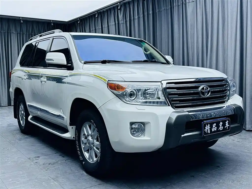 Toyota Land Cruiser 2012 — фото 3