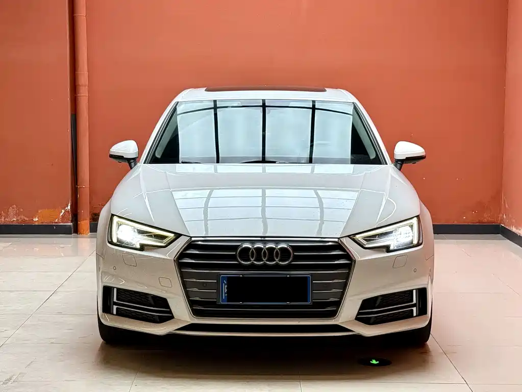Audi A4L 2018