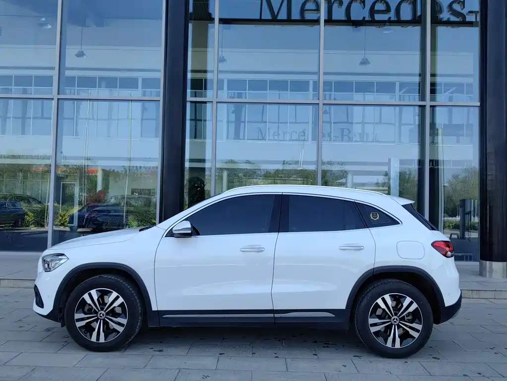 Mercedes-Benz GLA 2021