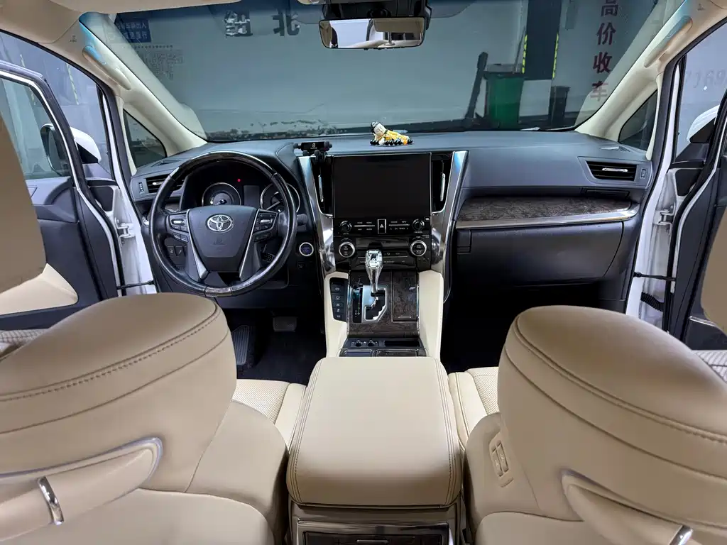 Toyota Alphard 2021 — фото 9