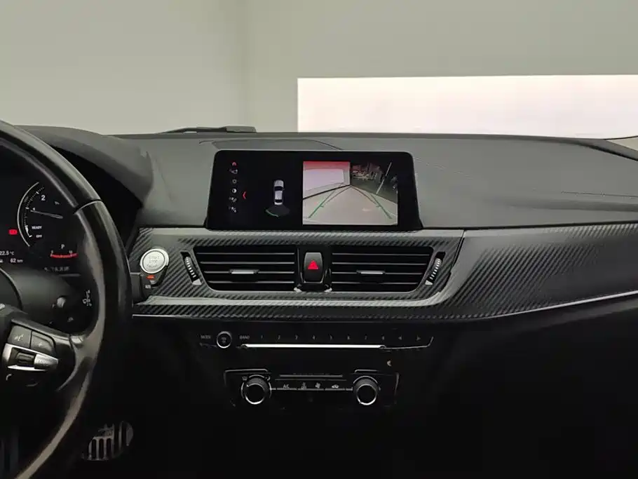 BMW 1 Series 2021 — фото 13
