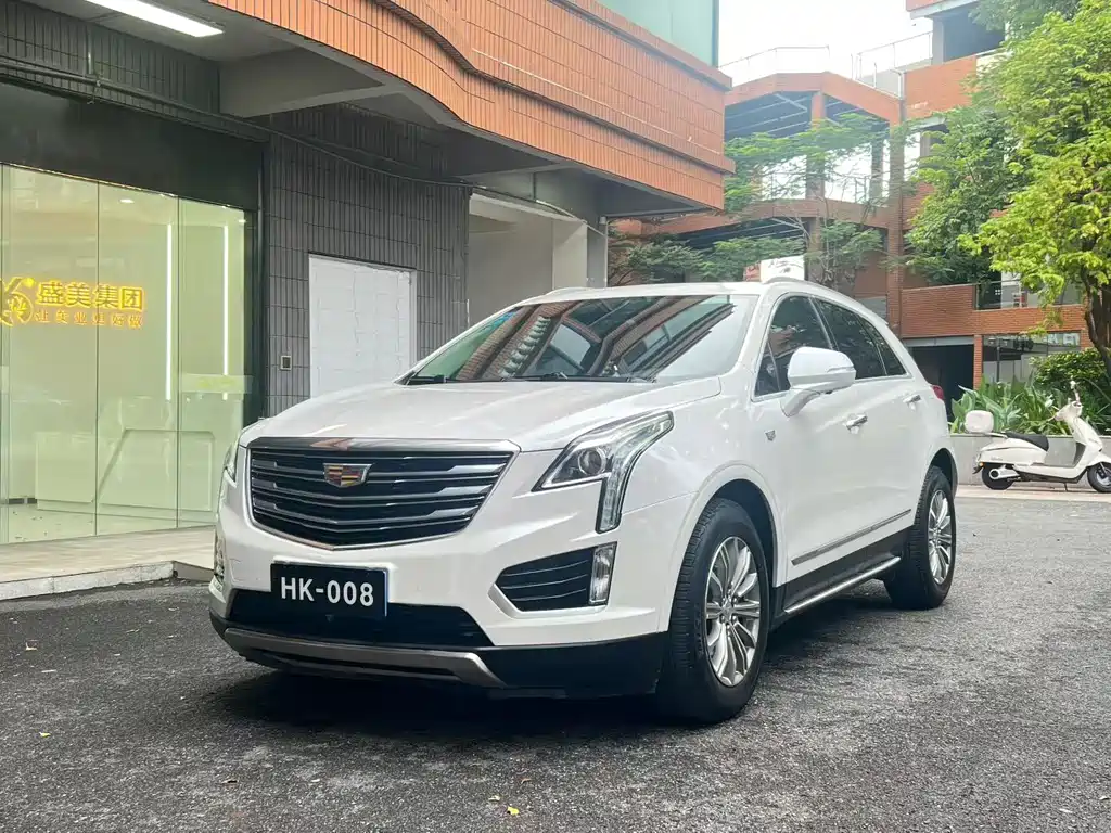Cadillac XT5 2017 — фото 1