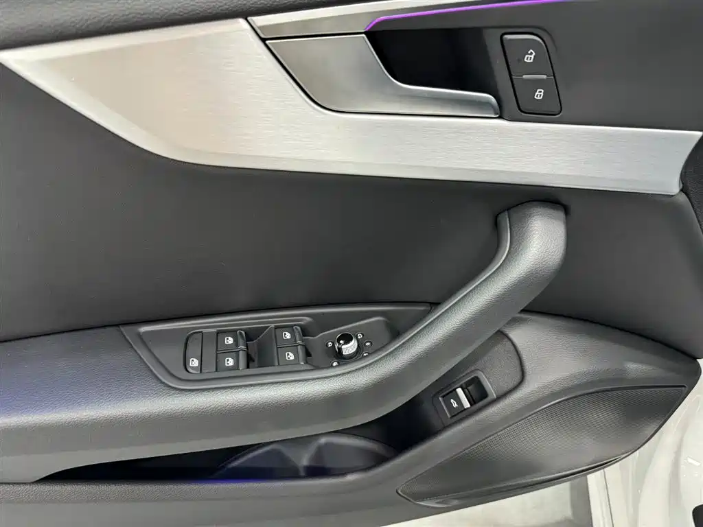 Audi A4L 2021 — фото 14