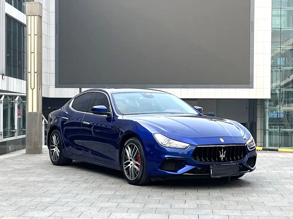 Maserati Ghibli 2021 — фото 3