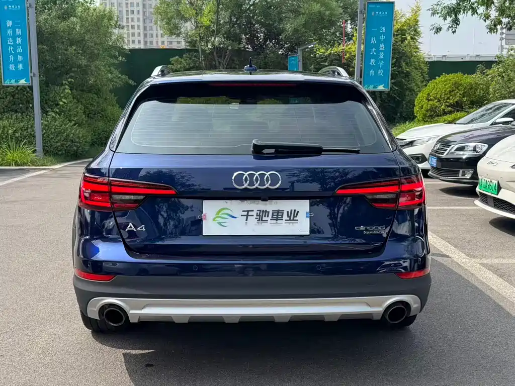 Audi A4 2019 — фото 18