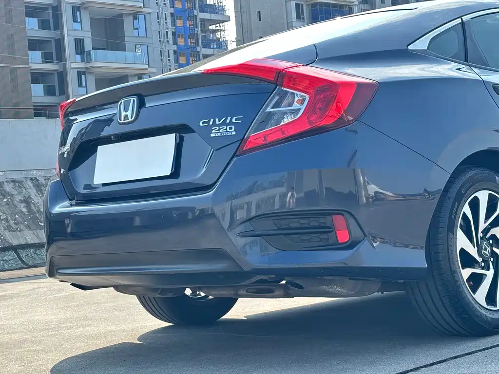 Honda Civic 2017 — фото 9