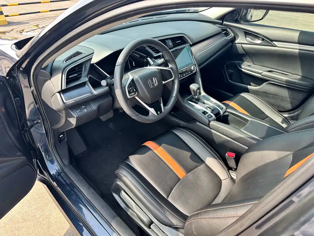 Honda Civic 2017 — фото 11