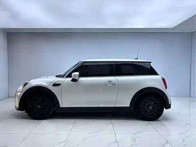 MINI MINI 2023