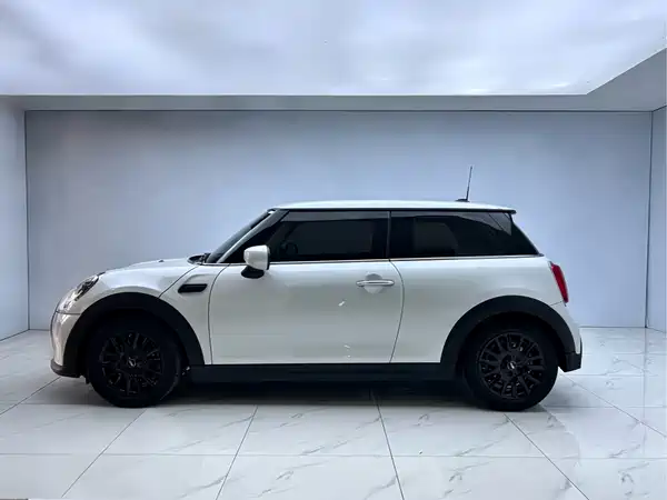 MINI MINI 2023