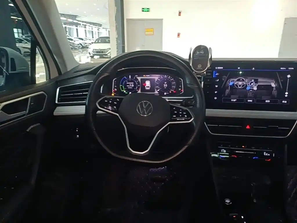 Volkswagen Tiguan L New Energy 2023 — фото 11
