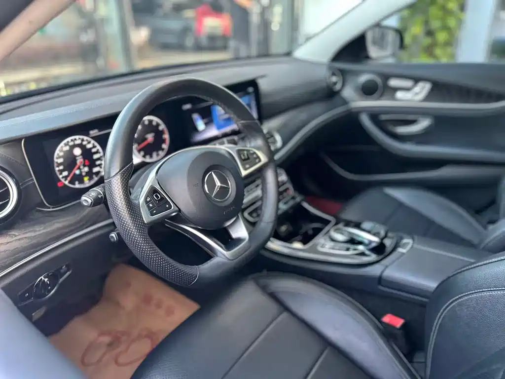 Mercedes-Benz E-Class 2017 — фото 10