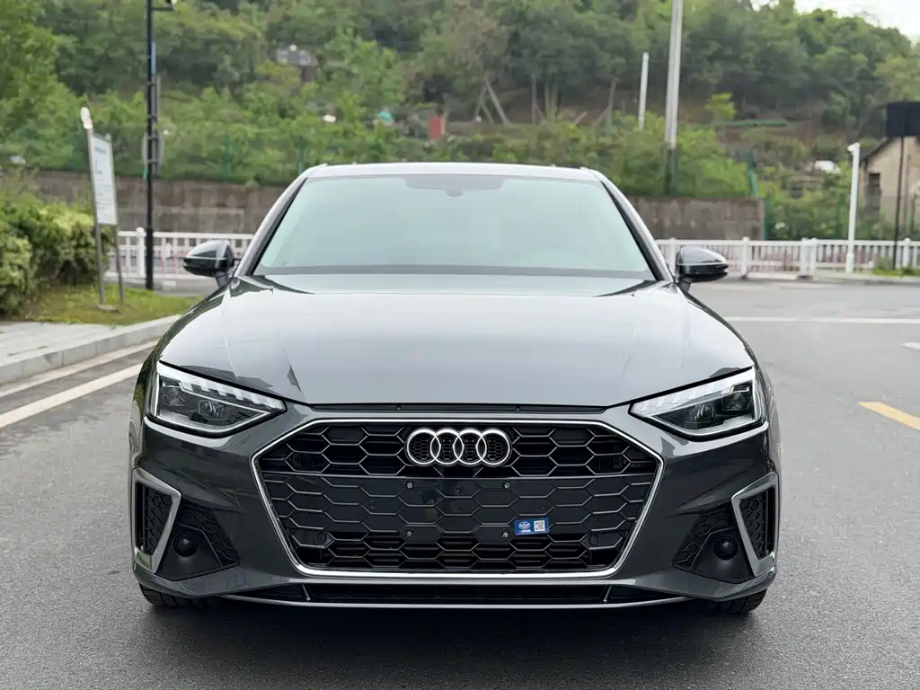 Audi A4L 2022 — фото 2