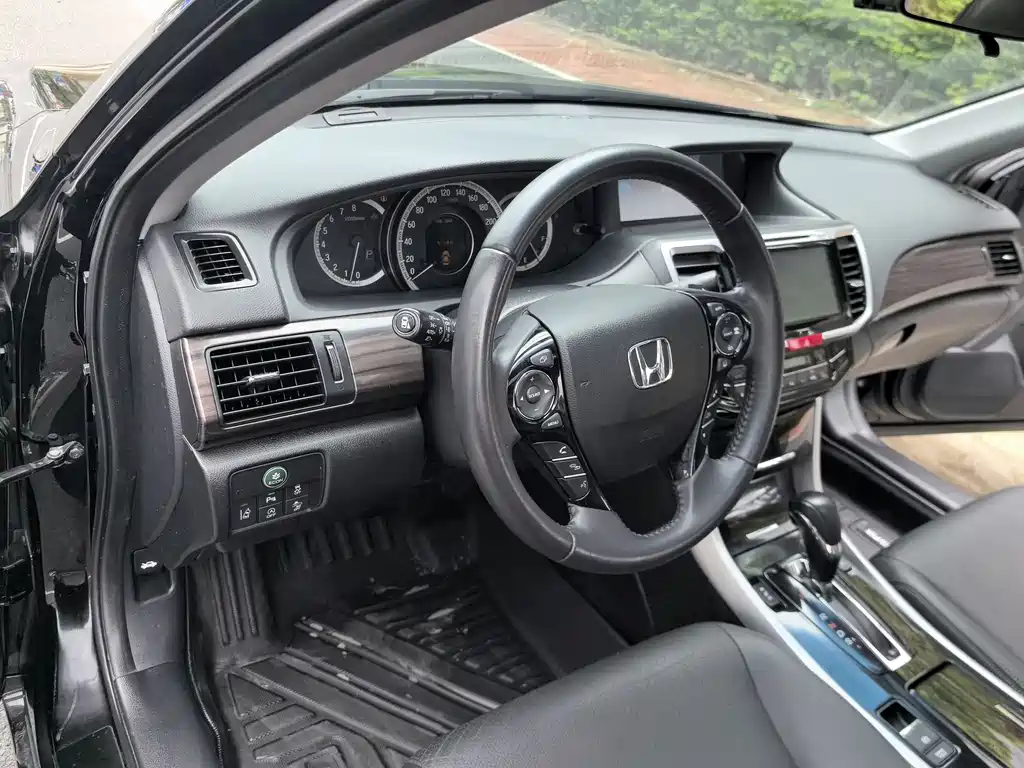 Honda Accord 2016 — фото 14