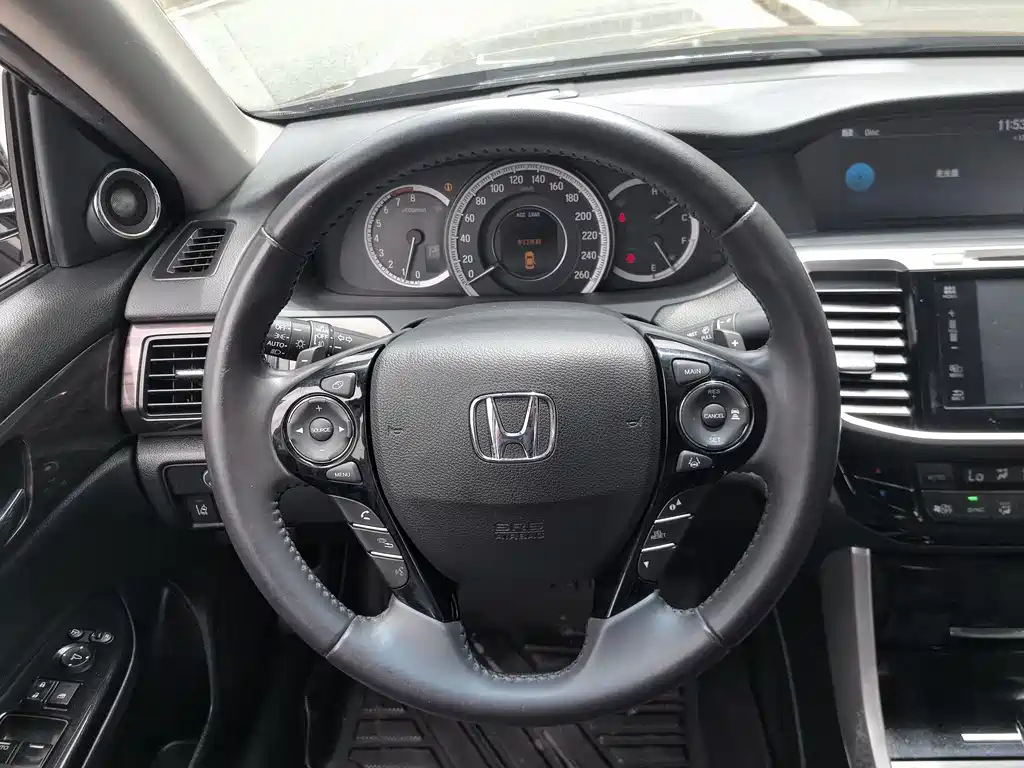 Honda Accord 2016 — фото 16